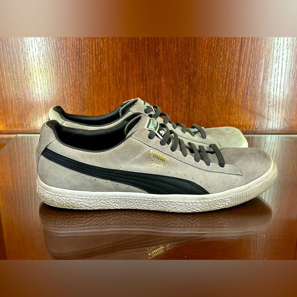 Men’s Puma Sneakers - Grey and Black Suede - Size 11